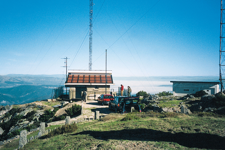 On-site wind measurements in difficult terrain in Portugal and the UK take place at an early stage of the planning process.