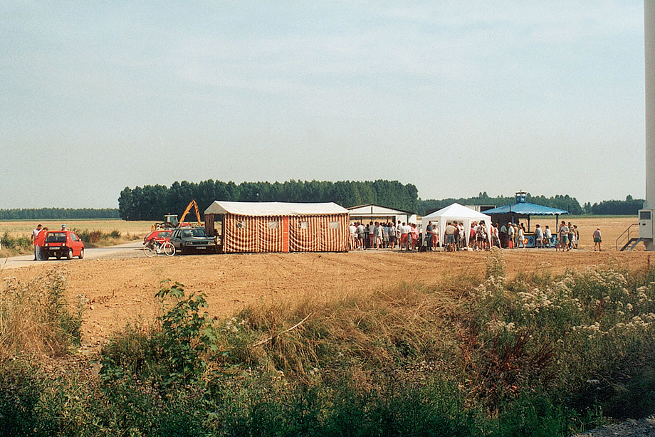 The first Energiekontor wind farm in North Rhine-Westphalia is commissioned in Grevenbroich on a coal mining spoil heap in 1995.